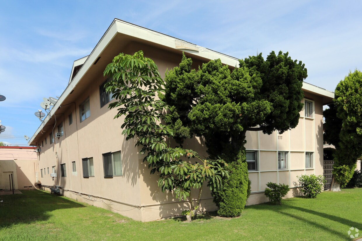 Building Photo - 1157 W Casa Grande Ave