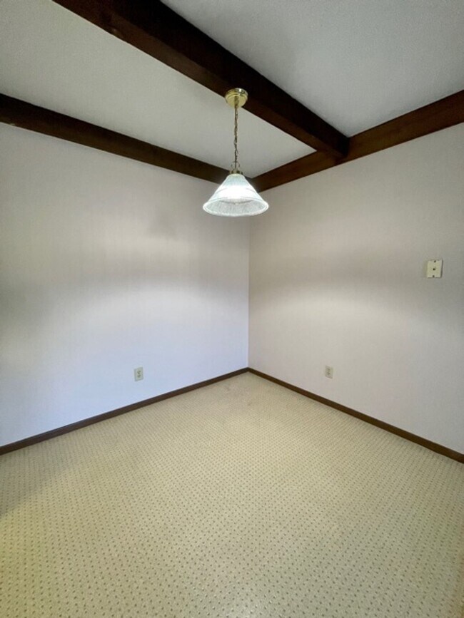 Foto del edificio - ONTARIO - 2 Bedroom Available!