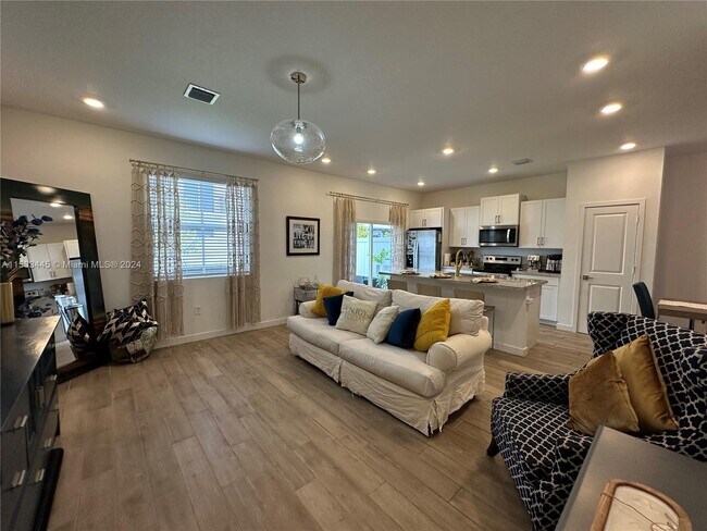 Foto del edificio - 829 SE 17th St