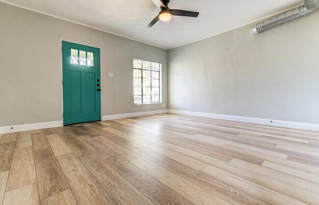 Foto del edificio - 3904 Maplewood Ave