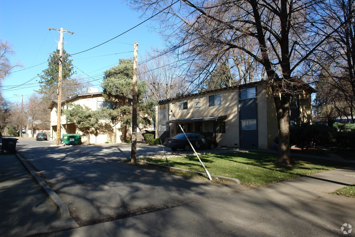 Primary Photo - 180 E 1st Ave