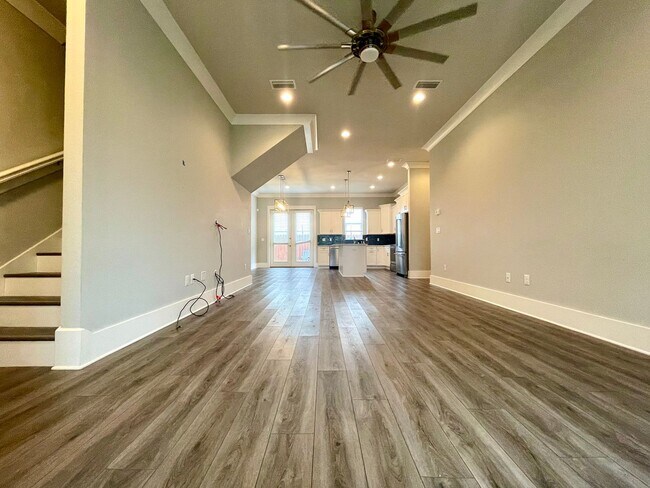Foto del edificio - **MOVE IN SPECIAL-$500 OFF 1ST MONTH’S REN...