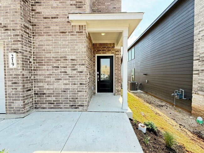 Foto del edificio - Brand New Lennar Home | 4 Bed | 3.5 Bath |...