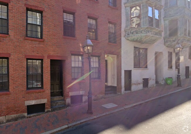 Building Photo - 59 Joy St