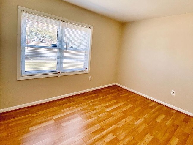 Building Photo - 9240 Bridle Path Ln