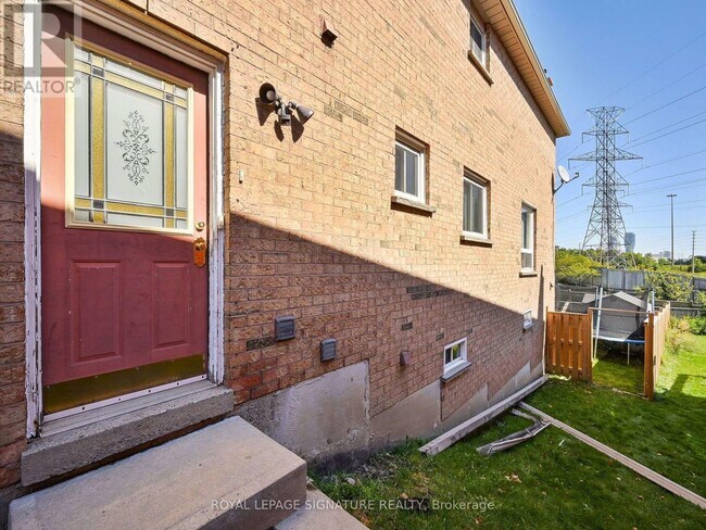 Photo du bâtiment - 556 Farwell Crescent