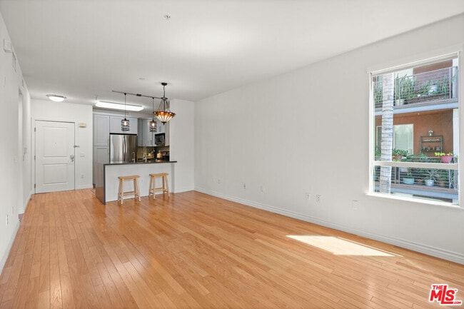 Foto del edificio - 100 S Alameda St