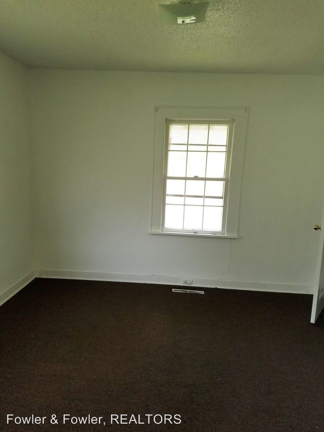 Building Photo - 1616 Guyer St