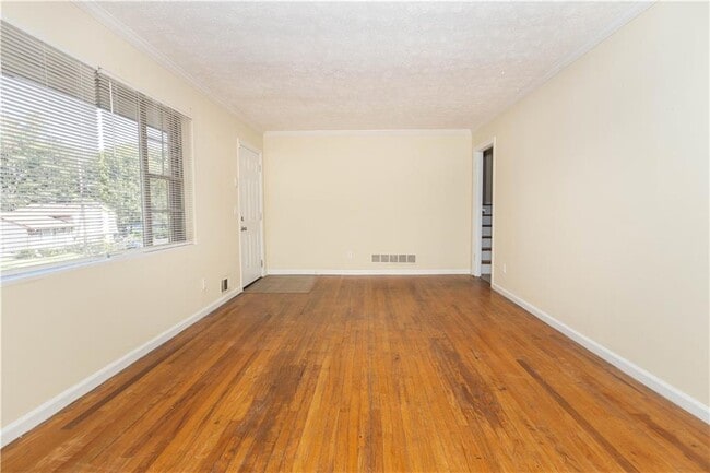 Building Photo - 951 Majesty Ln