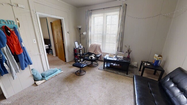 Foto del edificio - 1 br, 1 bath 4plex - 424 N State St Unit 1