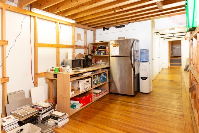 Foto del interior - 105 E Broad St