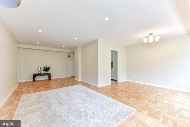 Foto del edificio - 3900 Tunlaw Rd NW