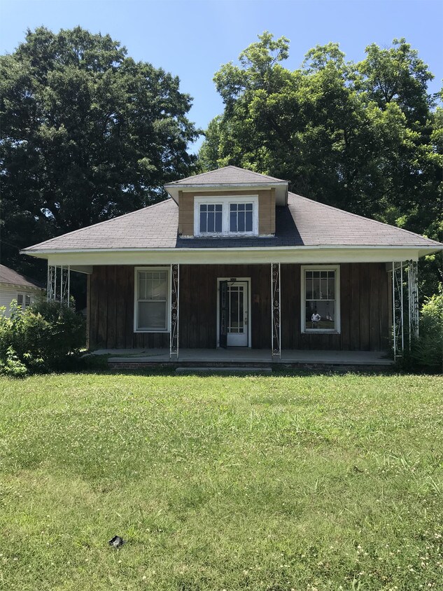305 N Fairgrounds St, Jackson, TN 38301 House Rental in Jackson, TN