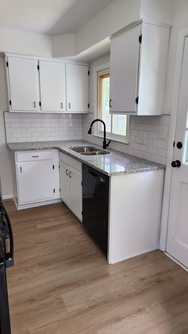 Foto del edificio - Charming 3-Bedroom Ranch in North Linden