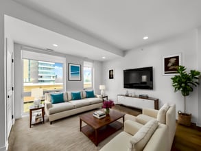 Building Photo - The James on Grand