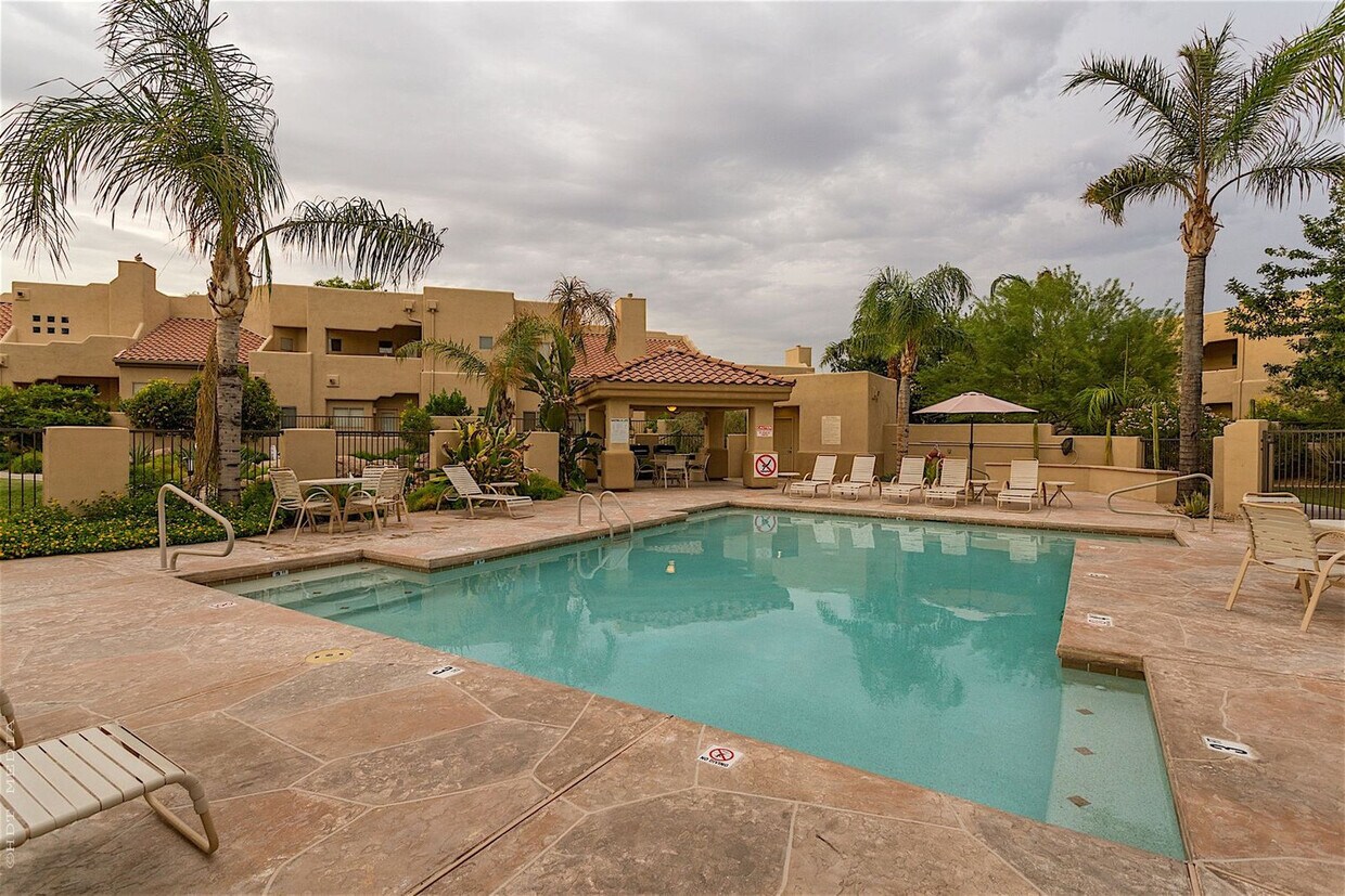 Foto principal - 9070 E Gary Rd