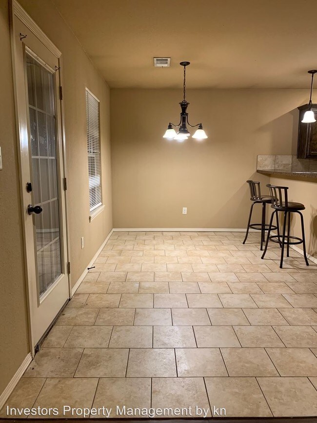Foto del edificio - 3 br, 2 bath House - 228 Pine St