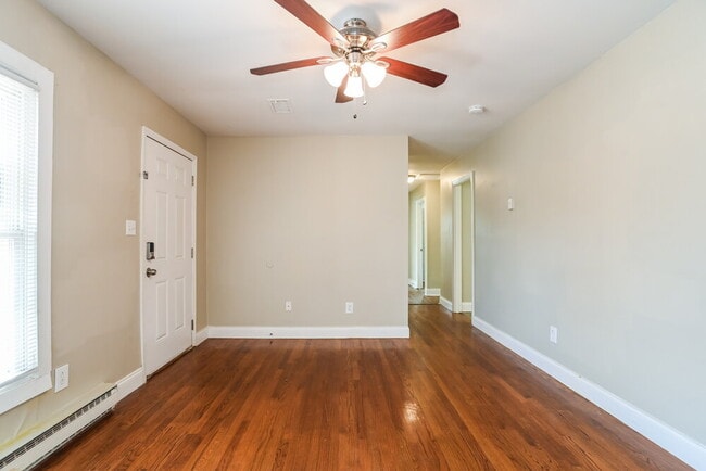 Foto del edificio - 614 Fawnbrook Ln