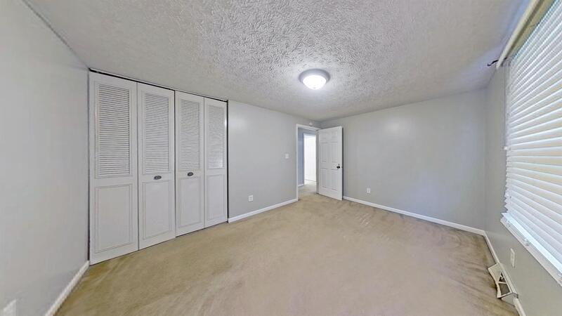 Primary Photo - 2121 Rouark Cir