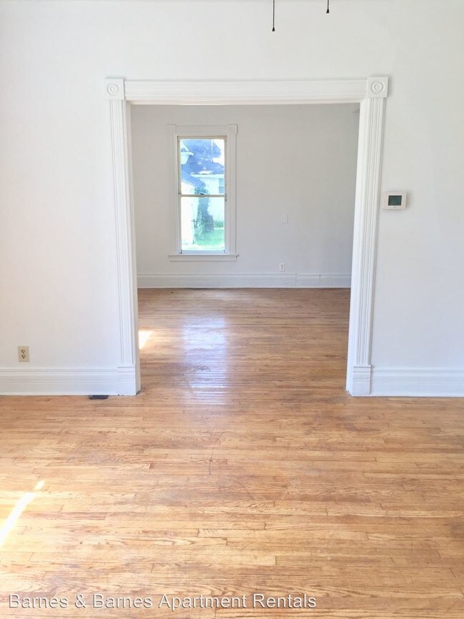 Foto del edificio - 303 N Hamilton St