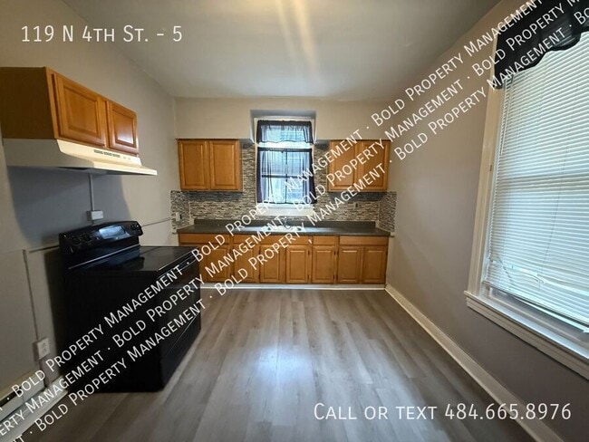 Building Photo - 119 N 4th St