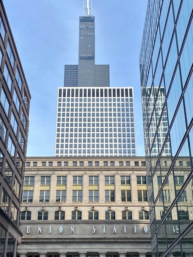 Foto del edificio - 565 W Quincy St