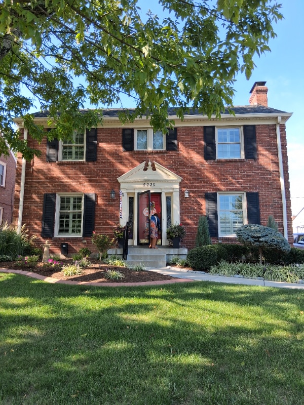 Photo - 2225 Brighton Dr House