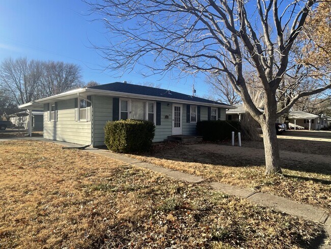 Foto del edificio - 2401 Brockman St