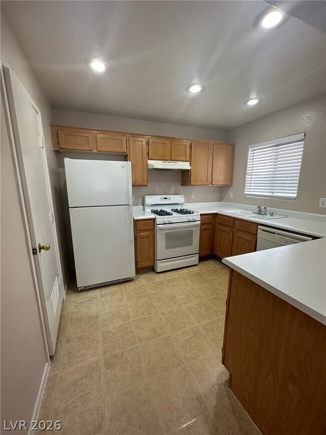 Building Photo - 4555 E Sahara Ave