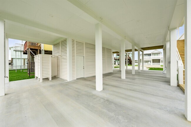 Building Photo - 23107 Miramar Dr