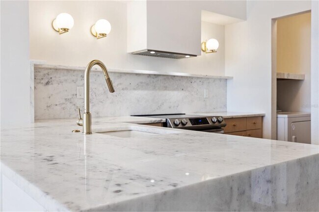 Foto del edificio - 100 4th Ave S