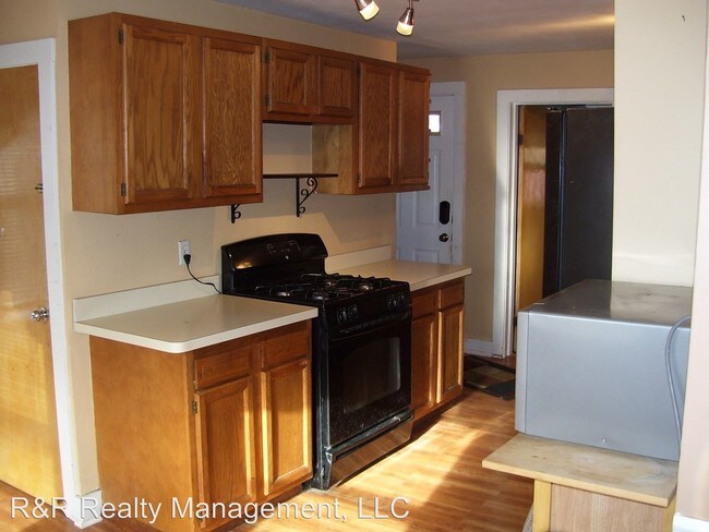 Foto del edificio - 3 br, 2 bath House - 139 Linwood St