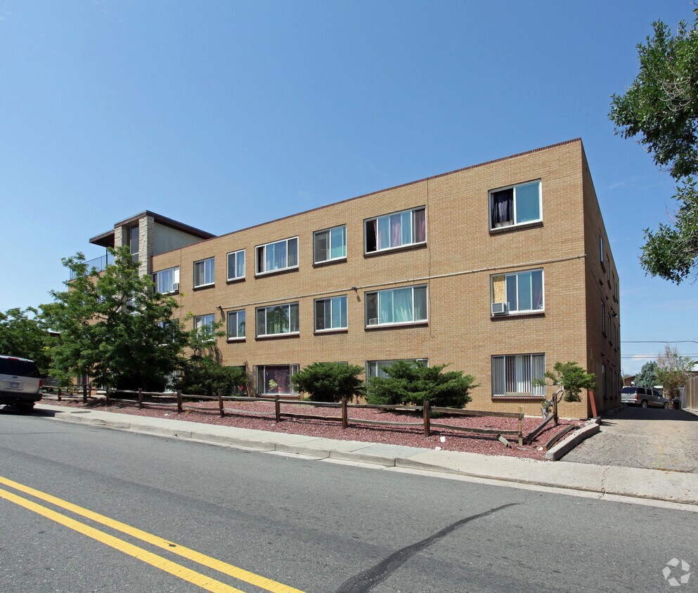 Foto del edificio - 1565 Moline St