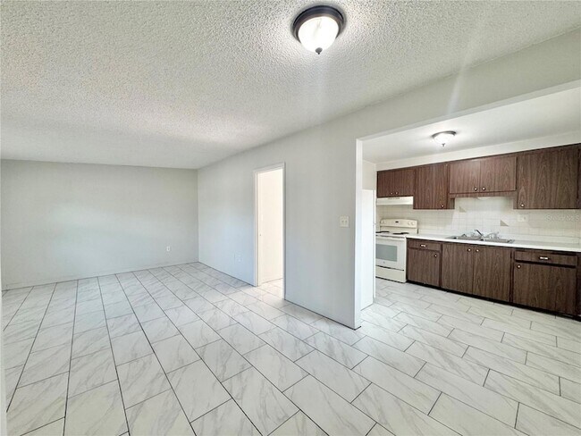 Foto del edificio - 2680 Trinity Cir NW