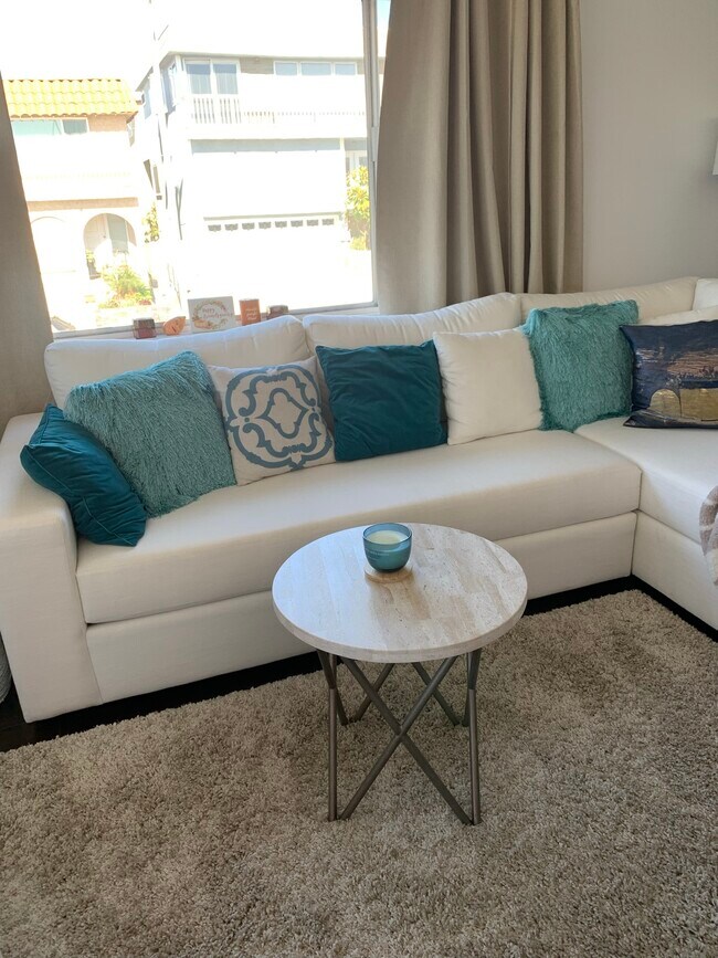 Living Room - 212 15th St