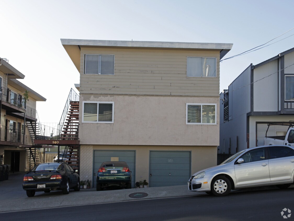 Building Photo - 860 Hillside Blvd