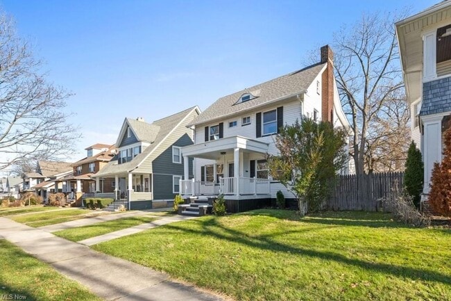 Building Photo - 1643 Lincoln Ave