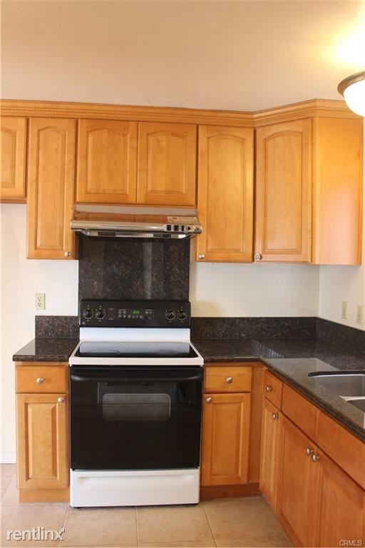 Building Photo - 3 br, 1.5 bath Condo - 238 Hillcrest Dr