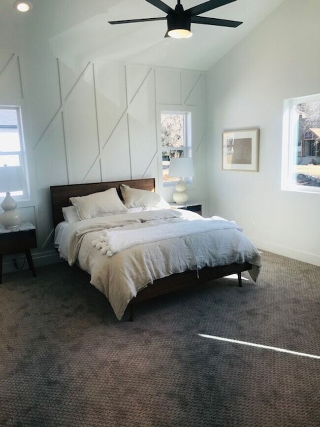 Building Photo - Beautiful new construction townhouse with quartz countertops and 2 car garage