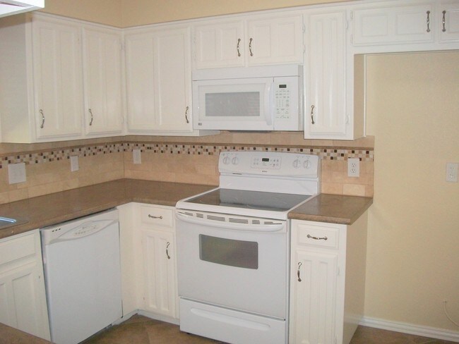Building Photo - 6625 Fair Oaks Dr