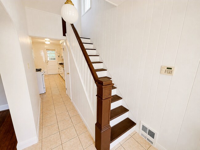 Foto del edificio - 2219 Edgebrook Ave