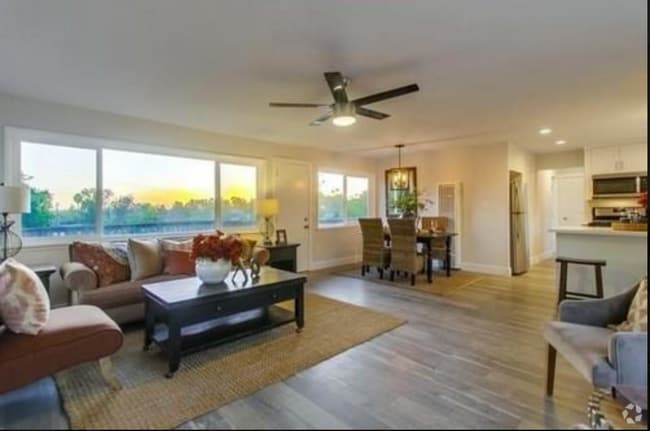 Building Photo - 603 Sunset Dr