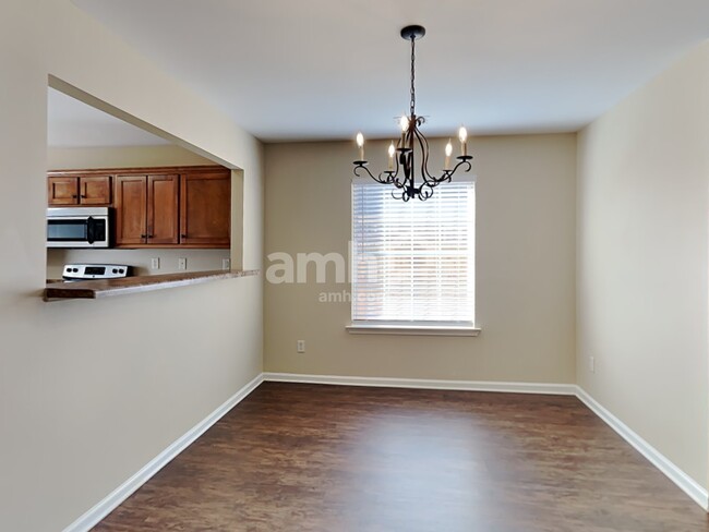 Building Photo - 5883 Savannah Pky