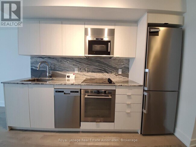 Photo du bâtiment - 5 Mabelle Ave