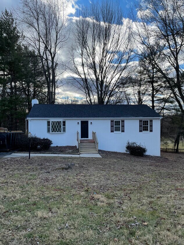 1210 Hawkins Mill Rd, Lynchburg, VA 24503 House Rental in Lynchburg