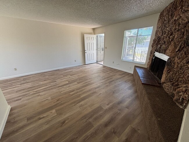 Building Photo - Two Bedroom, Two Bathroom Second Floor Apa...