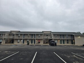 Building Photo - 856 Hwy D