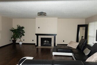 Building Photo - 6920 Danieldale Dr