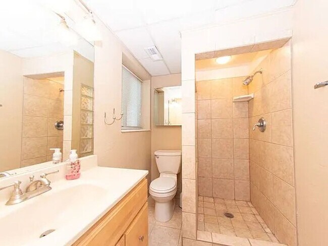 Foto del edificio - 11132 Sandy Creek Dr