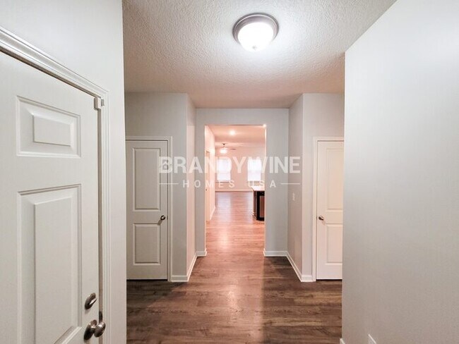 Building Photo - 94 Vivian Way